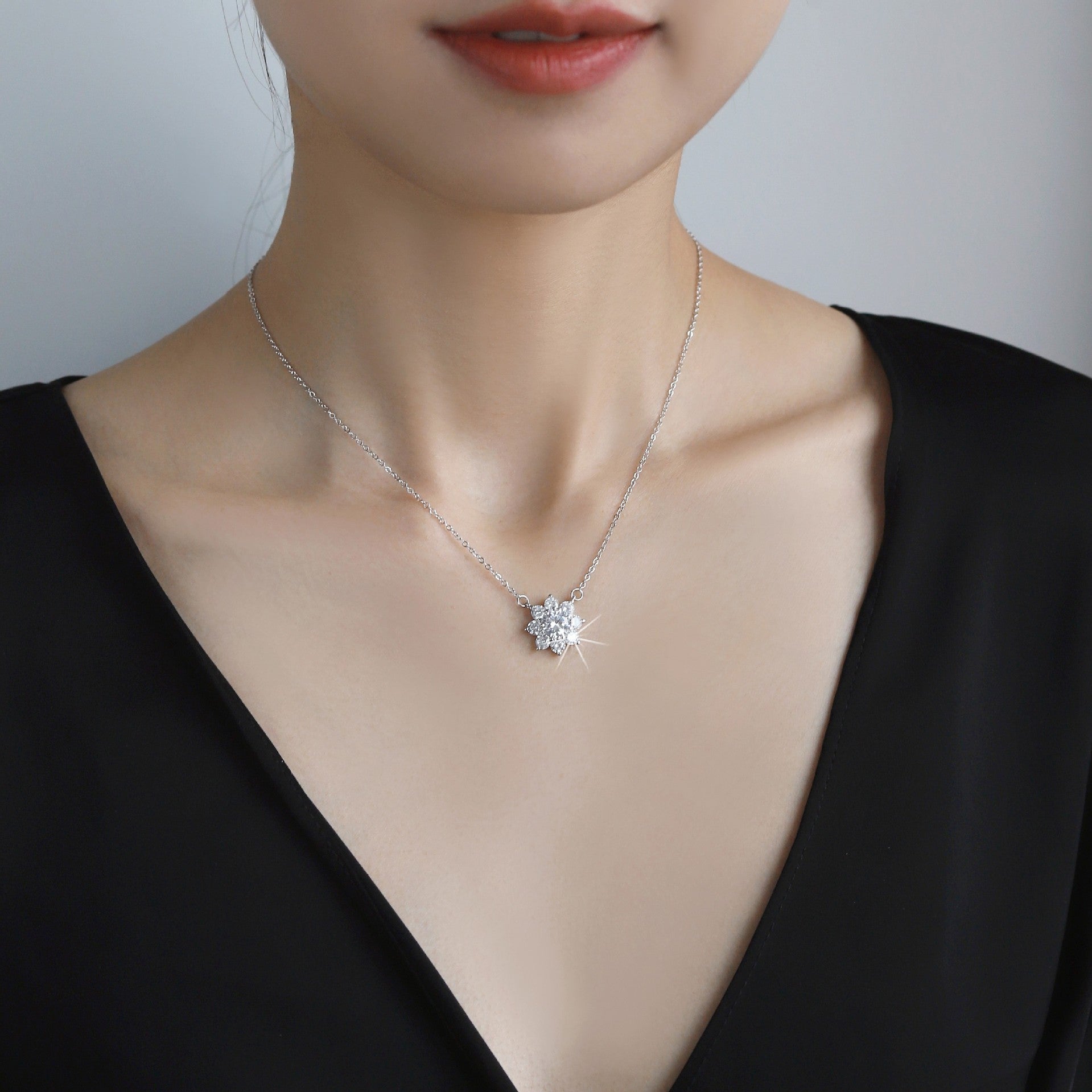 Damen elegante und funkelnde Halskette mit Schneeflocken-Motiv Shop Nory