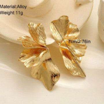 Damenohrringe mit floralen Motiven und glänzender Oberfläche Shop Nory