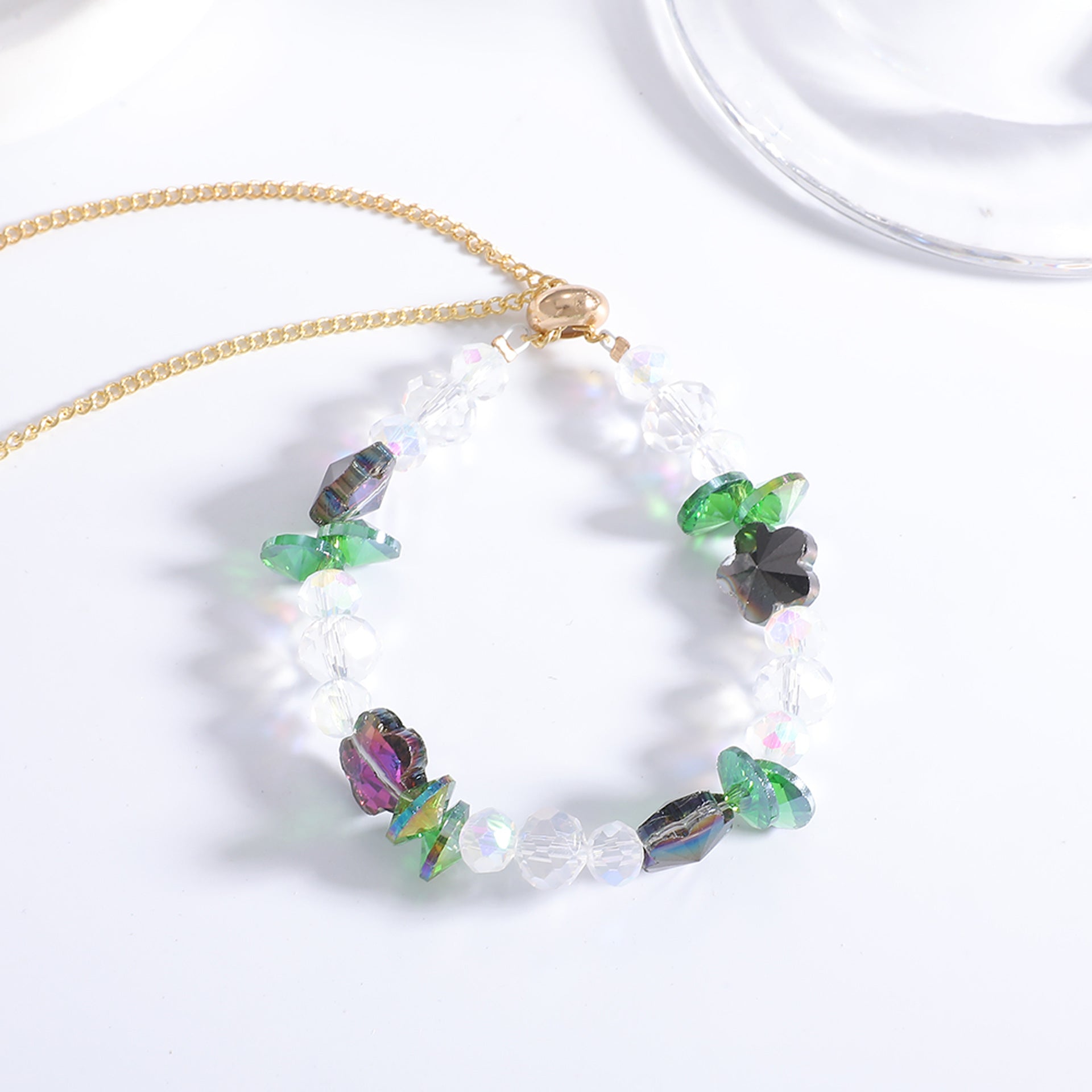 Damen Halskette mit funkelnden Kristallperlen und floralen Akzenten Shop Nory