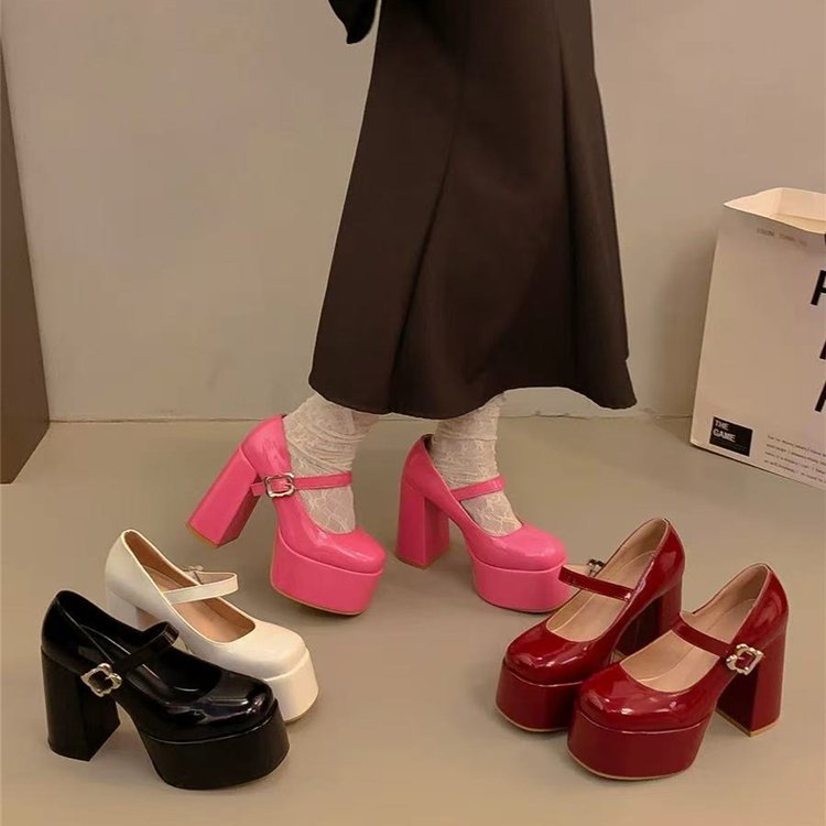 Damen Plateau-Pumps mit verstellbarem Riemen