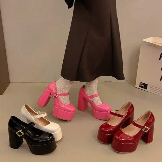 Damen Plateau-Pumps mit verstellbarem Riemen
