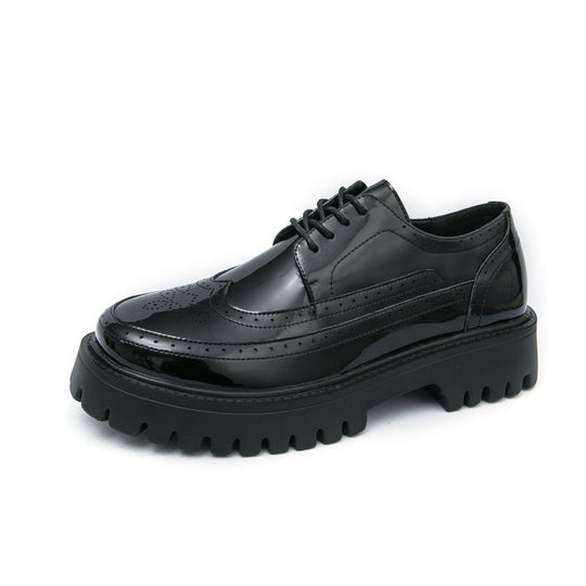Damen Plateau-Brogue Derby mit markanter Profilsohle und Lacklederoptik Shop Nory