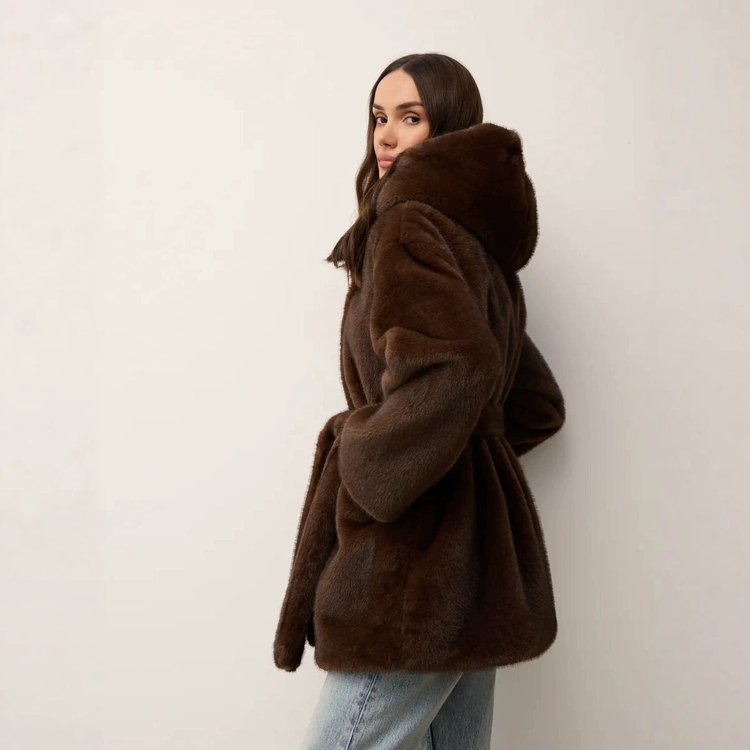 Damen Kapuzen-Kurzmantel aus luxuriösem Kunstpelz mit Taillengürtel Shop Nory