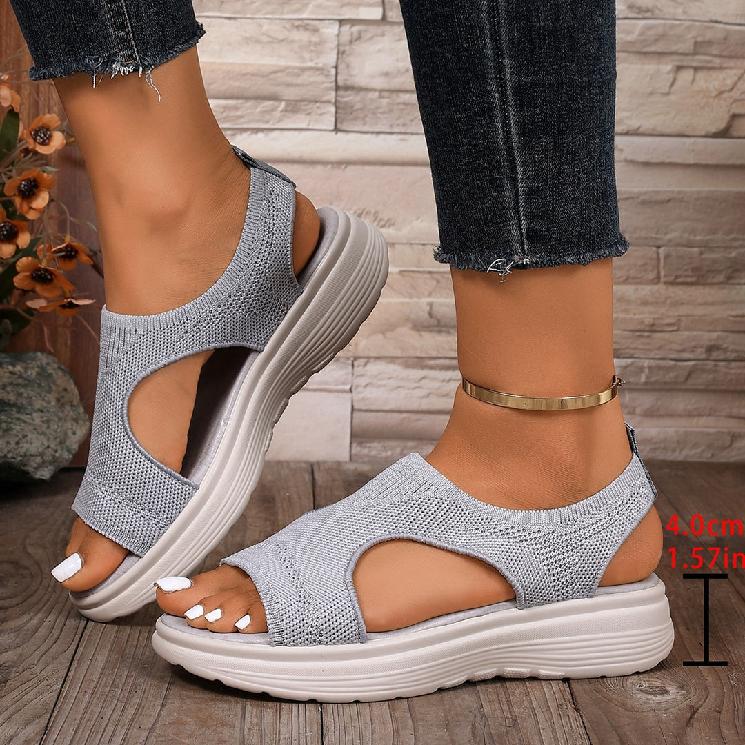 Damen Sportliche Keil-Pantoletten mit atmungsaktivem Strickoberteil und dämpfender Plateau-Sohle Shop Nory
