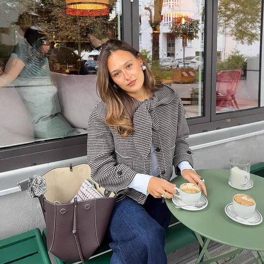 Damen Kurzjacke im Hahnentrittmuster mit Schleifenkragen Shop Nory