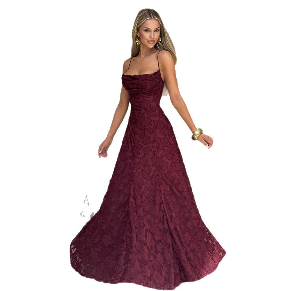 Damen Elegantes und figurumspielendes Abendkleid mit floralen Applikationen