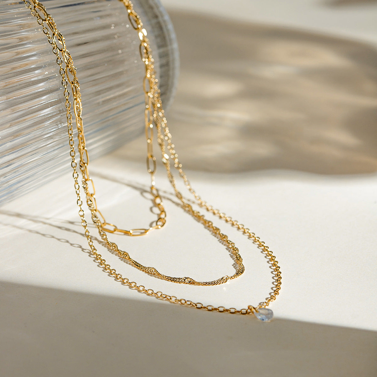 Damen Halskette mit dreischichtigem Design und elegantem Sternanhänger Shop Nory