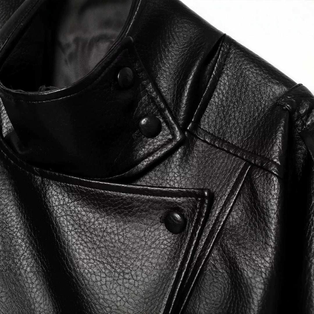 Damen Kurzjacke im asymmetrischen Biker‑Trenchstil aus veganer Lederoptik mit hohem Stehkragen Shop Nory