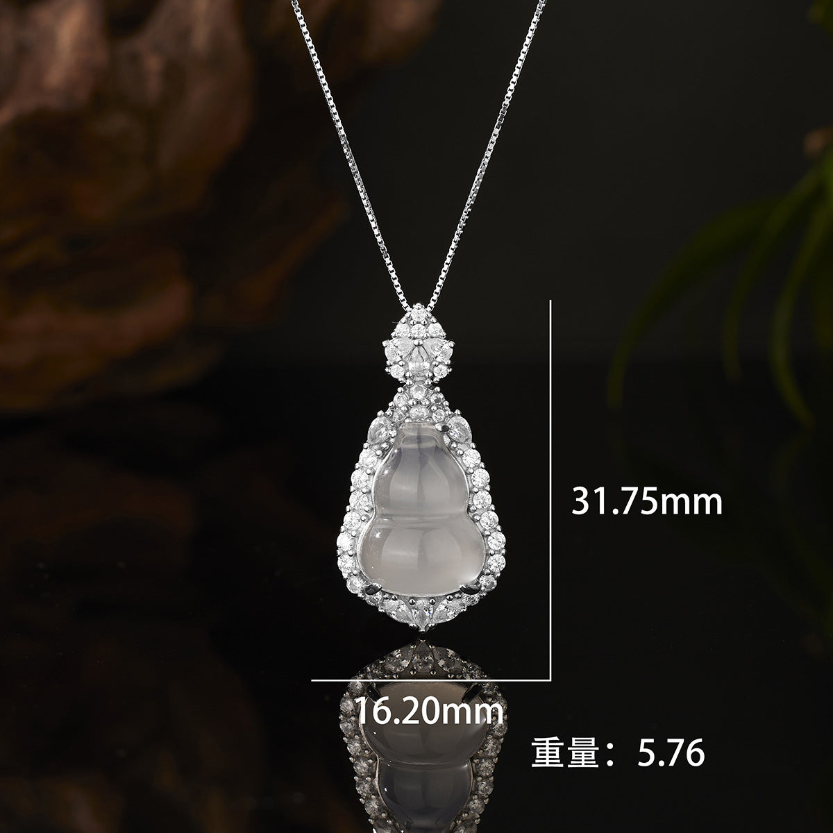 Damen Anhänger-Halskette mit kunstvollem Buddha-Motiv und funkelnden Zirkonia Shop Nory