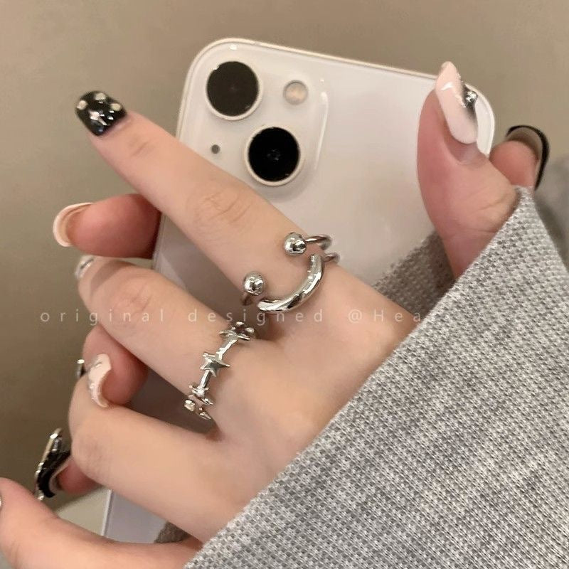 Damen Ring mit modernem, skulpturalem Design und eleganten Akzenten Shop Nory