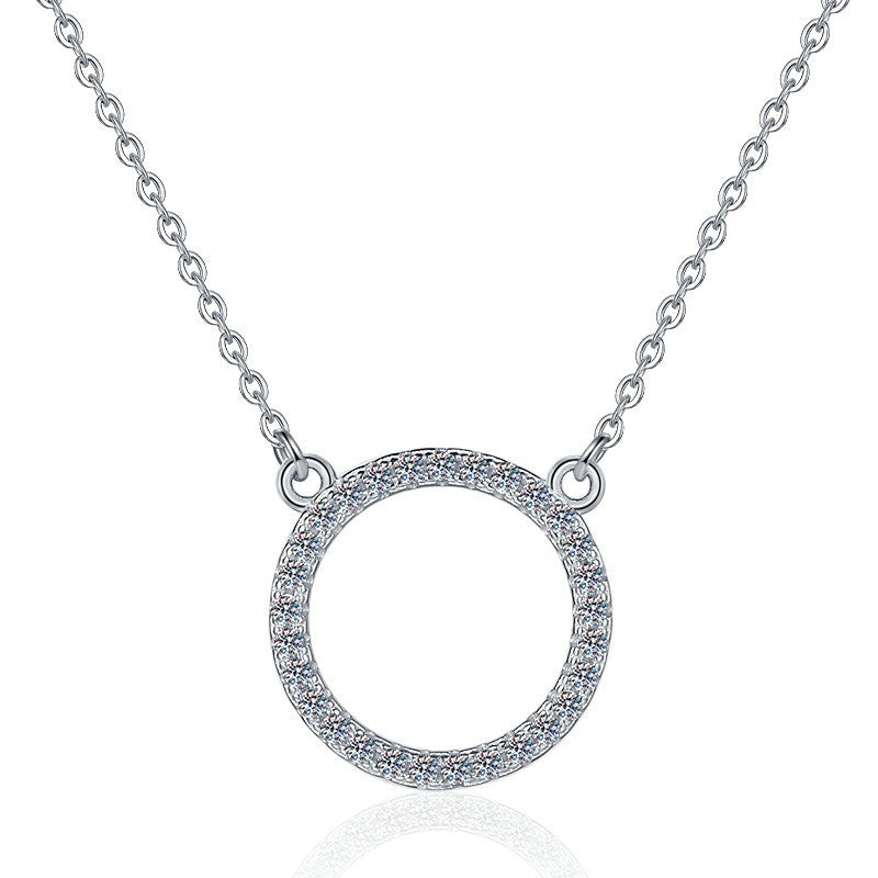 Damen Halskette mit funkelndem Kreisanhänger und versilberter Kette Shop Nory