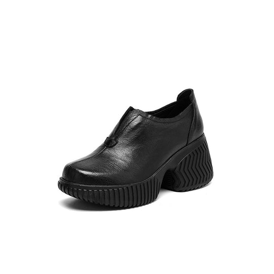 Damen Plateau-Slip-On mit skulpturaler Lug-Sohle und gepolstertem Komfortfußbett Shop Nory