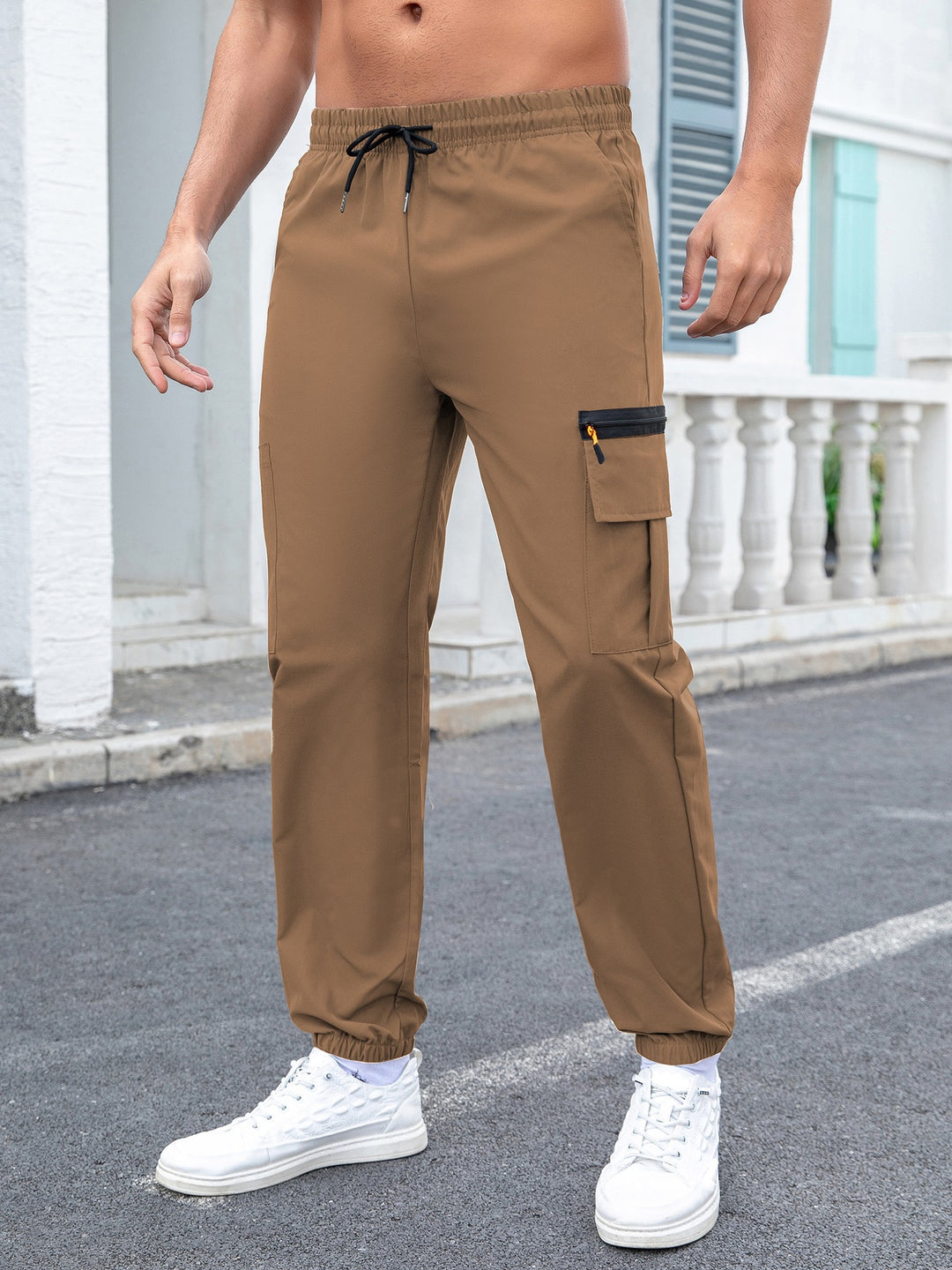 Herren Tech-Cargo-Jogginghose mit elastischem Tunnelzug, Reißverschluss‑Beintasche & eng anliegendem Fußbündchen Shop Nory