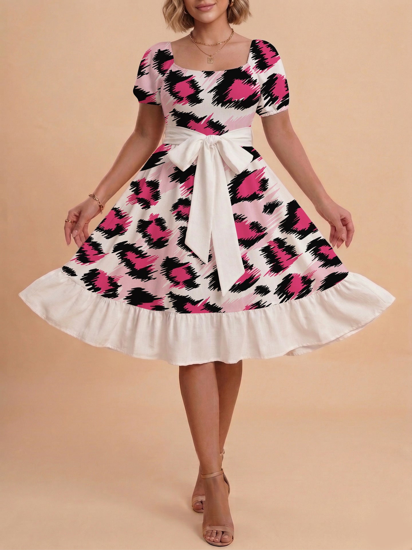 Damen Sommerliches Blumenkleid mit taillierbarem Gürtel und voluminösen Ärmeln