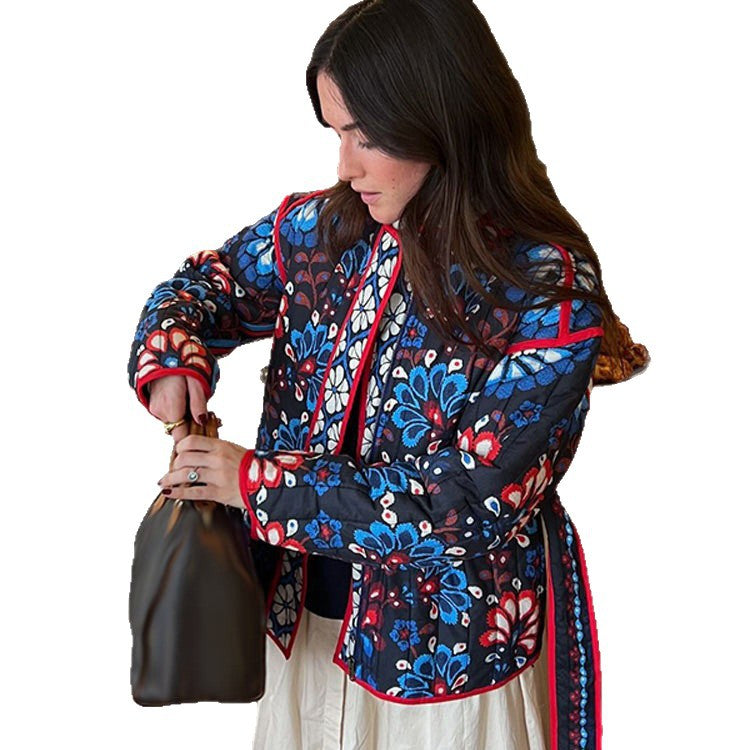 Damen Taillierte gestepptte Jacquard‑Baumwolljacke mit folklorem Blumenmuster & Bindegürtel Shop Nory