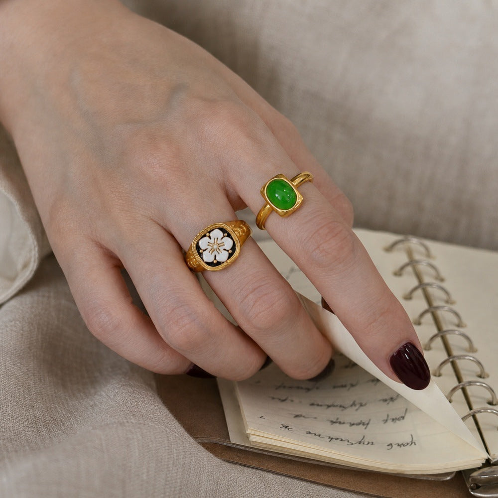 Damenring mit grünem Edelstein in eleganter Fassung Shop Nory