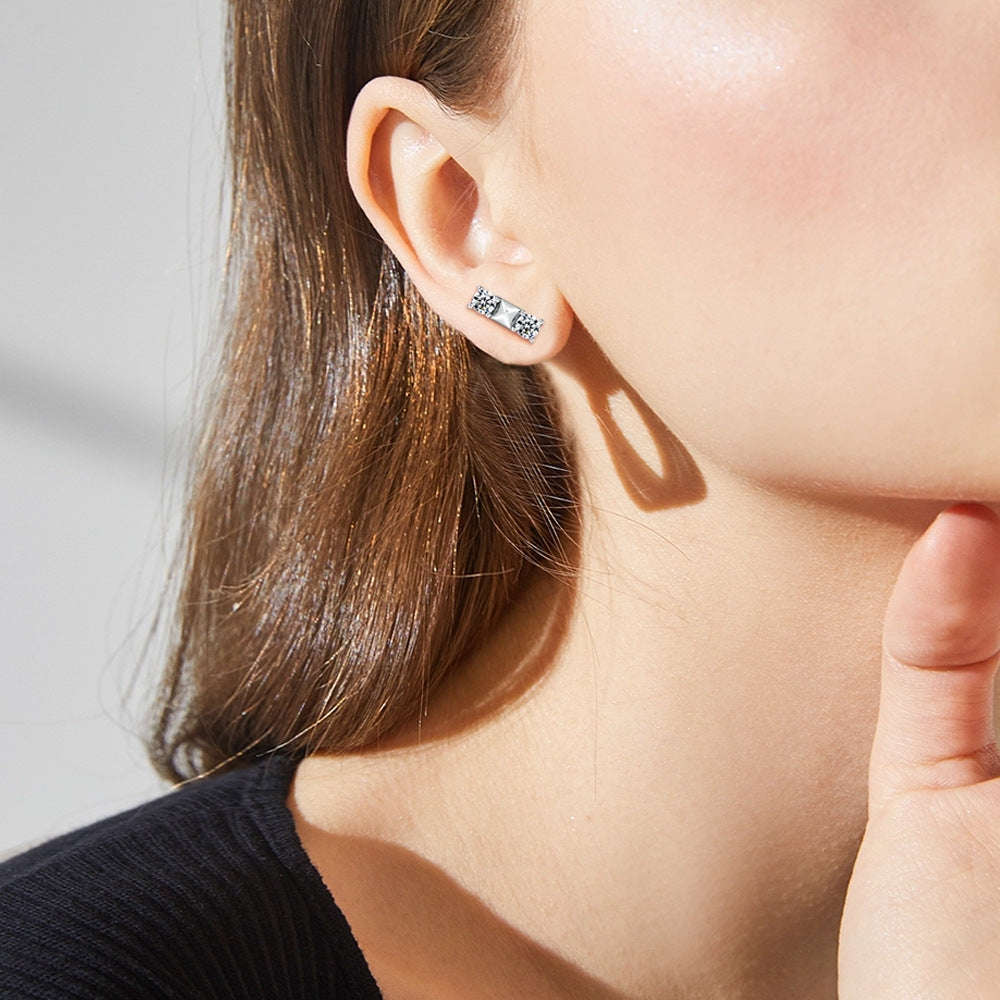 Damen Ohrstecker mit modernem Design und funkelnden Kristallen Shop Nory