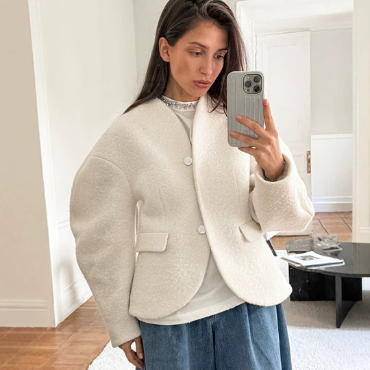 Damen Kurzjacke im Bouclé-Stil mit Oversize-Ärmeln und Pattentaschen Shop Nory