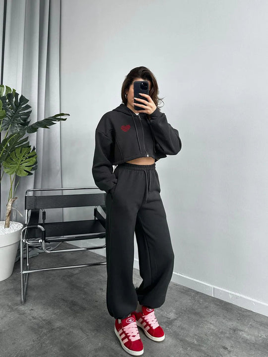Damen Gekürztes Kapuzen‑Zip‑Set mit Herz‑Stickerei und weiter High‑Waist Jogginghose Shop Nory