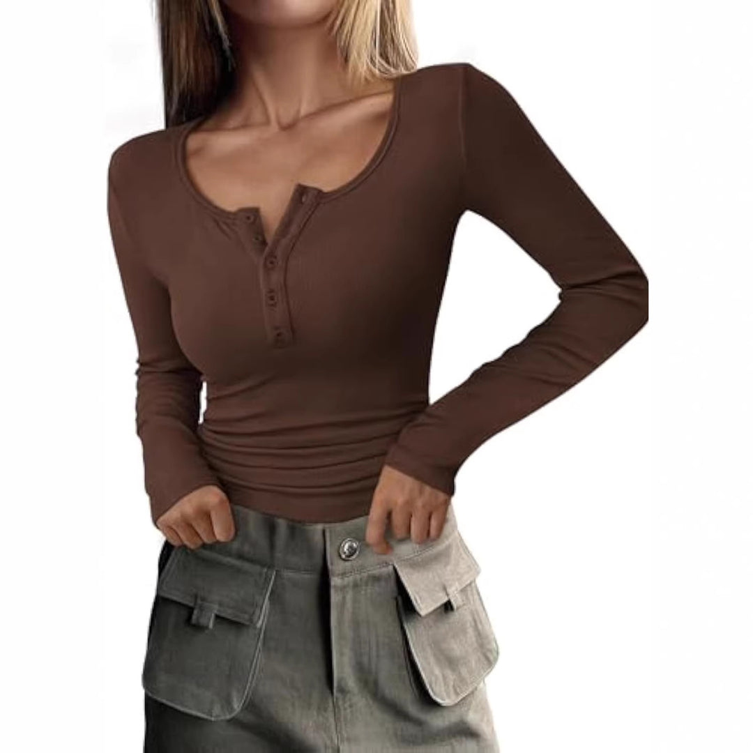 Damen Langärmeliges Rippshirt mit Henley-Knopfleiste und taillierter Passform Shop Nory