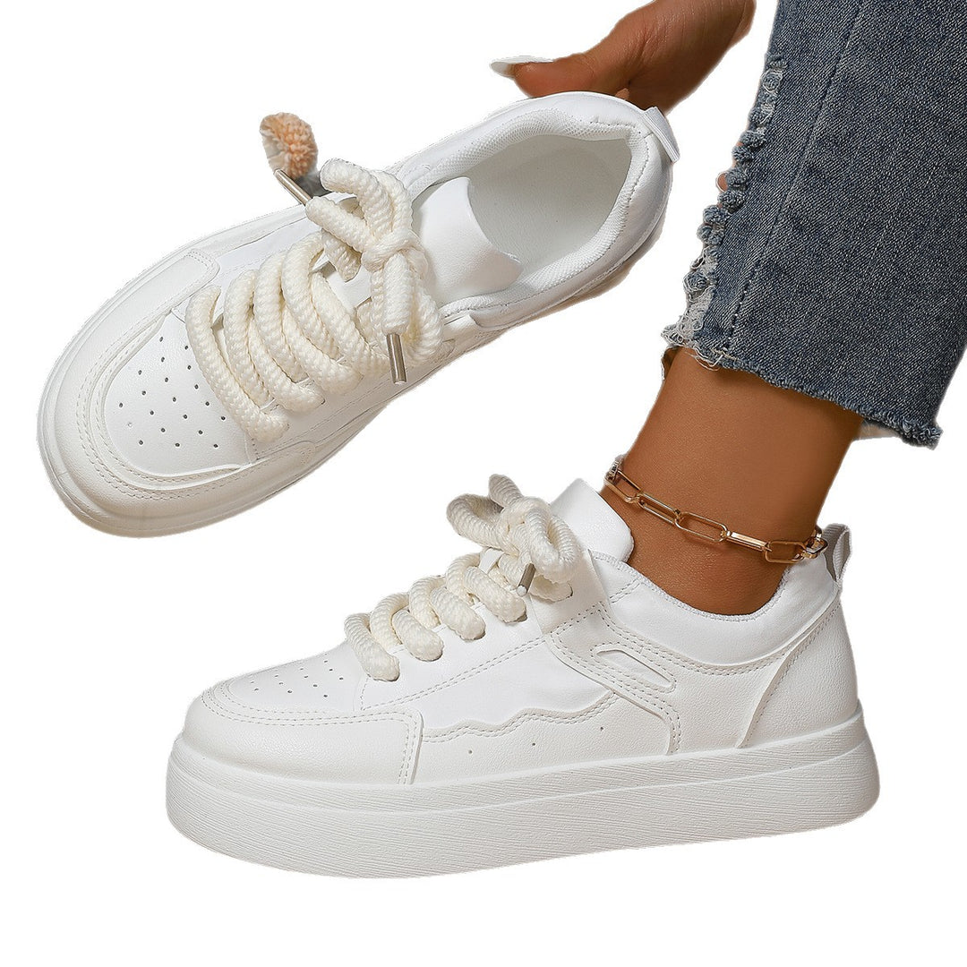 Damen Plateau-Sneaker mit dicker Laufsohle, übergroßen Schnürsenkeln und gepolstertem Knöchelbereich Shop Nory