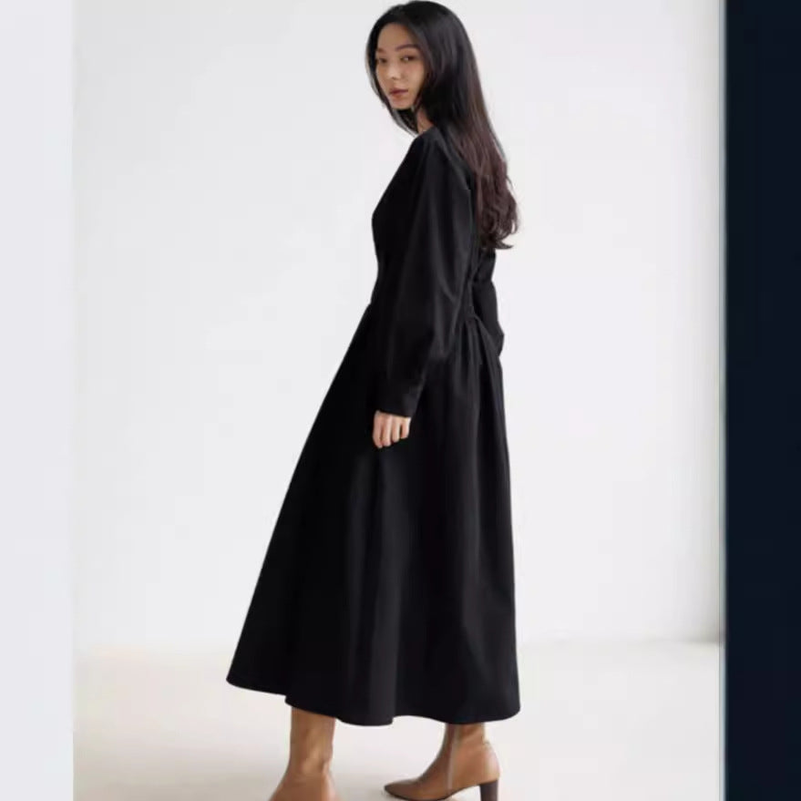 Damen Maxikleid mit Taillenabnähern, Rundhalsausschnitt und voluminösen Manschetten Shop Nory