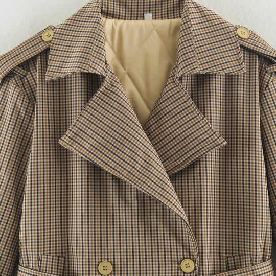 Damen Kurztrenchjacke im Karo-Look mit Taillengurt, Schulterriegeln und gesteppter Innenfütterung Shop Nory