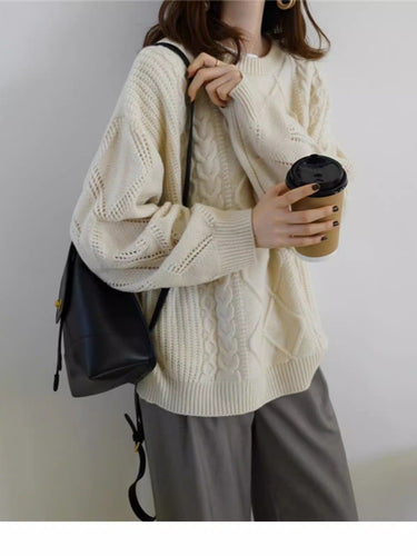 Damen Oversize Zopfmuster-Strickpullover mit Ajour‑Details und geripptem Saum Shop Nory
