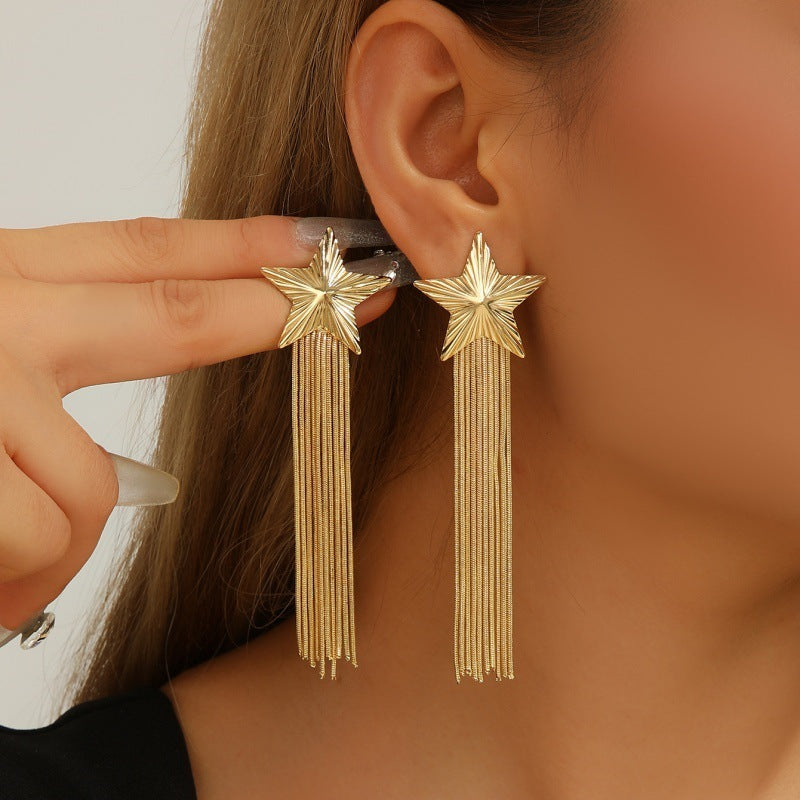 Damen Hängende Ohrringe mit eleganten Quasten und geschwungenem Design Shop Nory