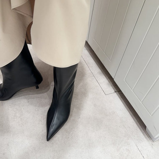 Damen Wadenhohe schlanke Stiefeletten mit spitzer Zehenpartie und niedrigem Kitten‑Absatz Shop Nory
