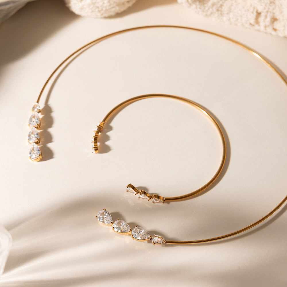 Damen Offenes Armreif mit eleganten Zirkonia-Akzenten Shop Nory