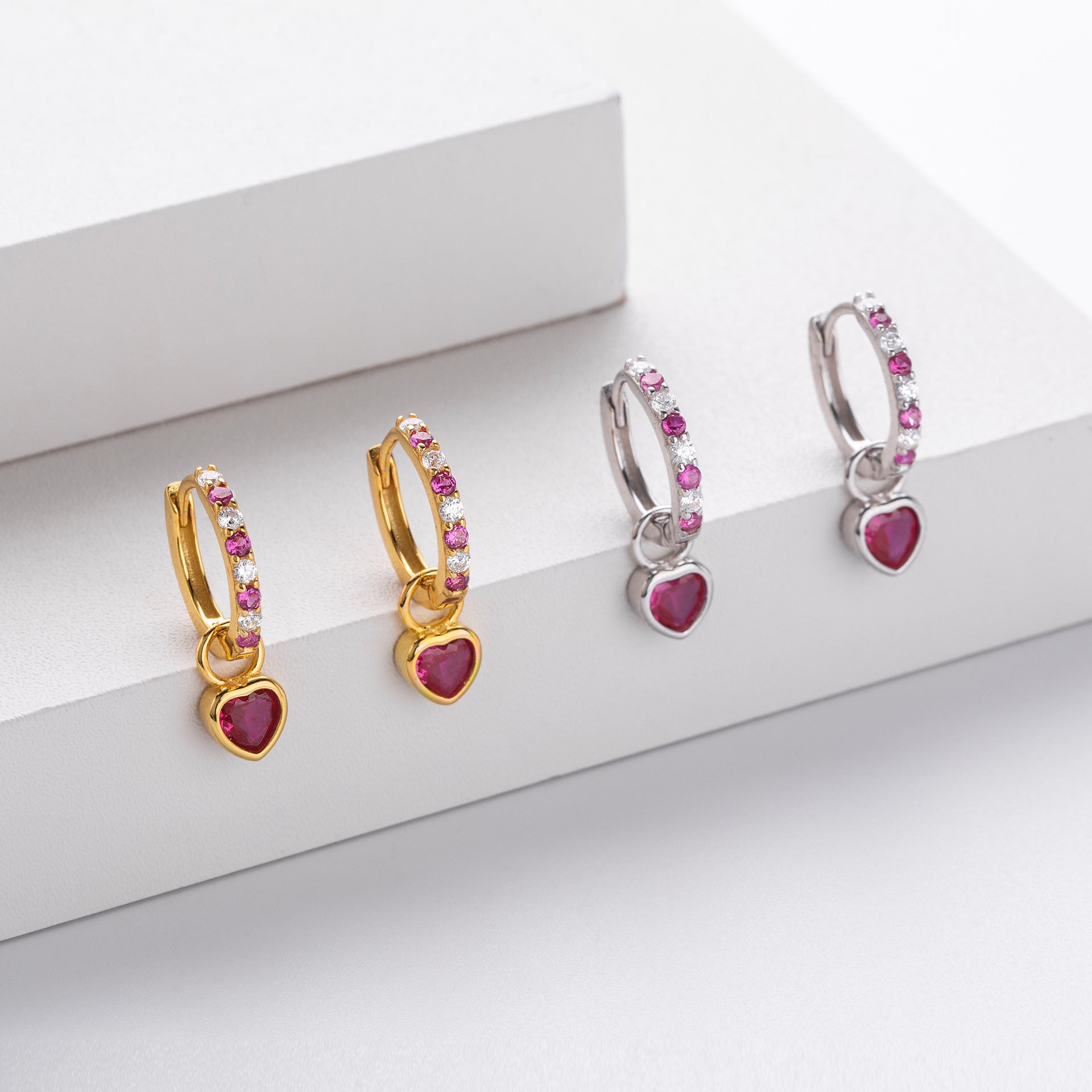 Damen Ohrhänger mit herzförmigem Anhänger aus 925 Sterling Silber und funkelnden Zirkonia Shop Nory