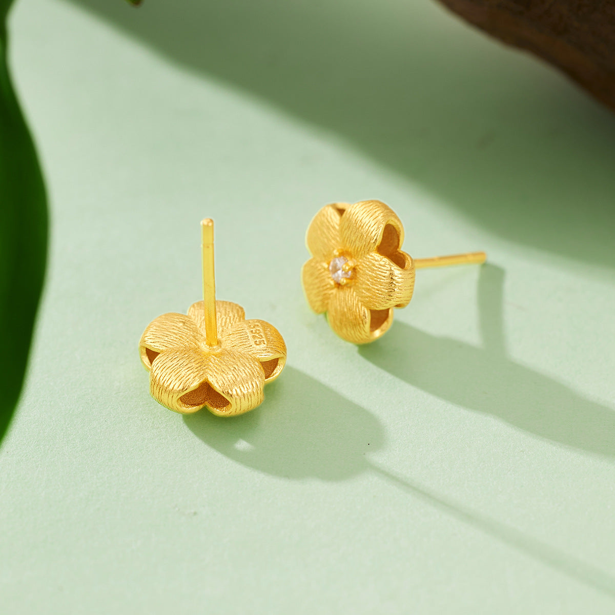 Damen Blumenohrringe mit Kristallakzent Shop Nory