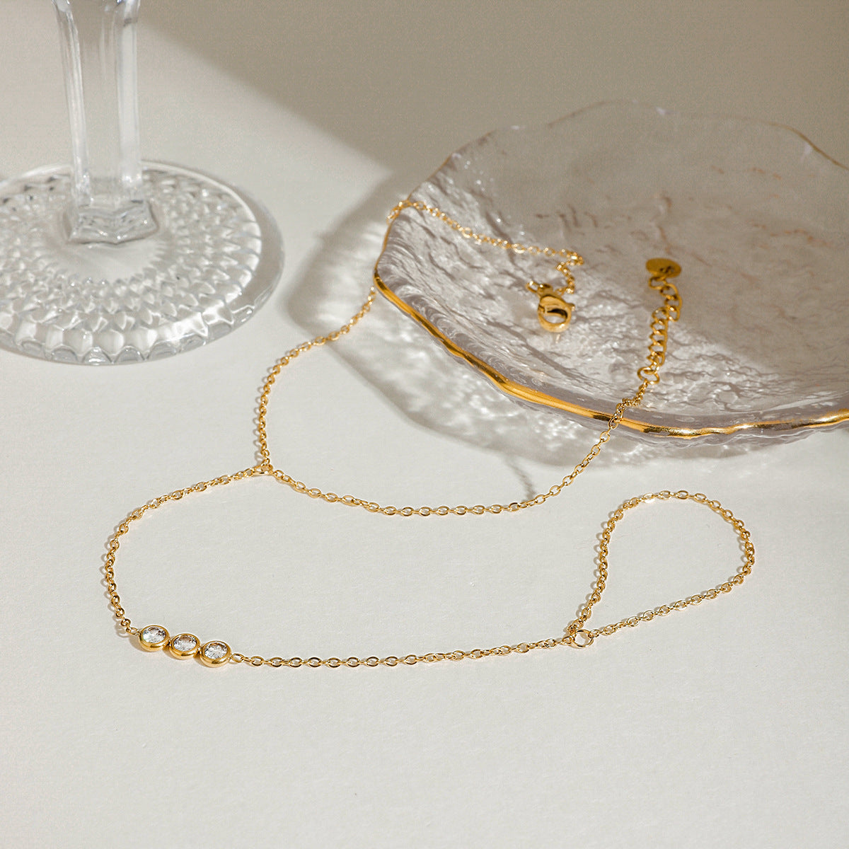 Damenarmband mit edlen Zirkonia-Details Shop Nory