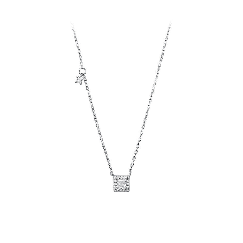 Damen Halskette mit quadratischem Zirkonia-Anhänger und filigranem Design Shop Nory