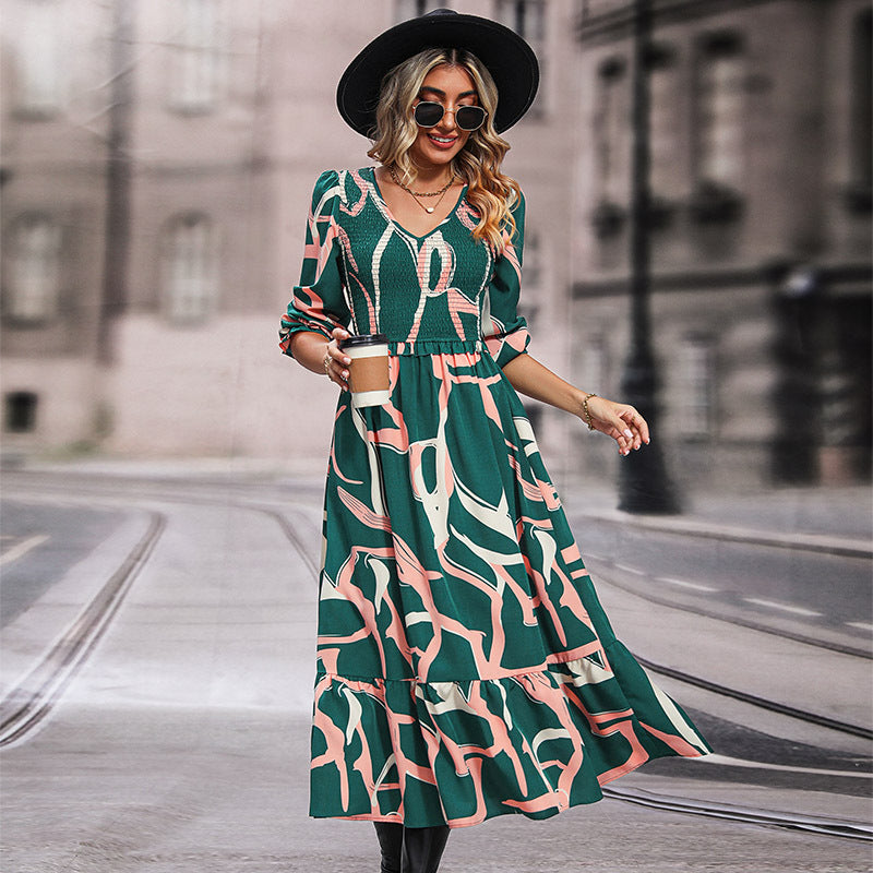 Damen Midikleid mit gerafftem Smok-Oberteil, V-Ausschnitt und ausgestelltem Volantrock Shop Nory
