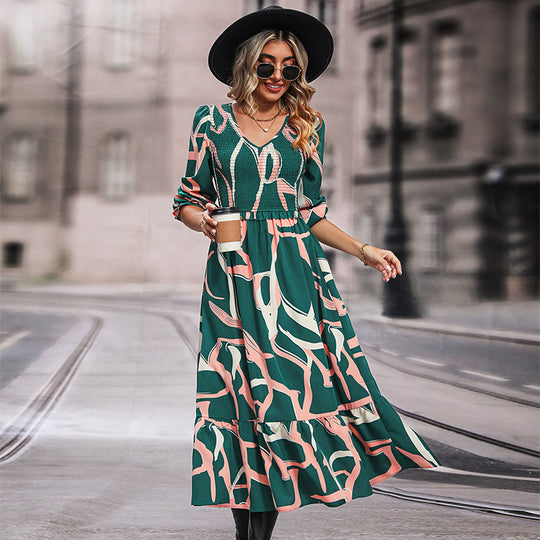 Damen Midikleid mit gerafftem Smok-Oberteil, V-Ausschnitt und ausgestelltem Volantrock Shop Nory