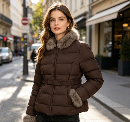 Damen nan kurze taillierte Wintersteppjacke mit abnehmbarem Webpelzkragen, tonalen Taillenriegeln und verdecktem zweiwege-reißverschluss Shop Nory