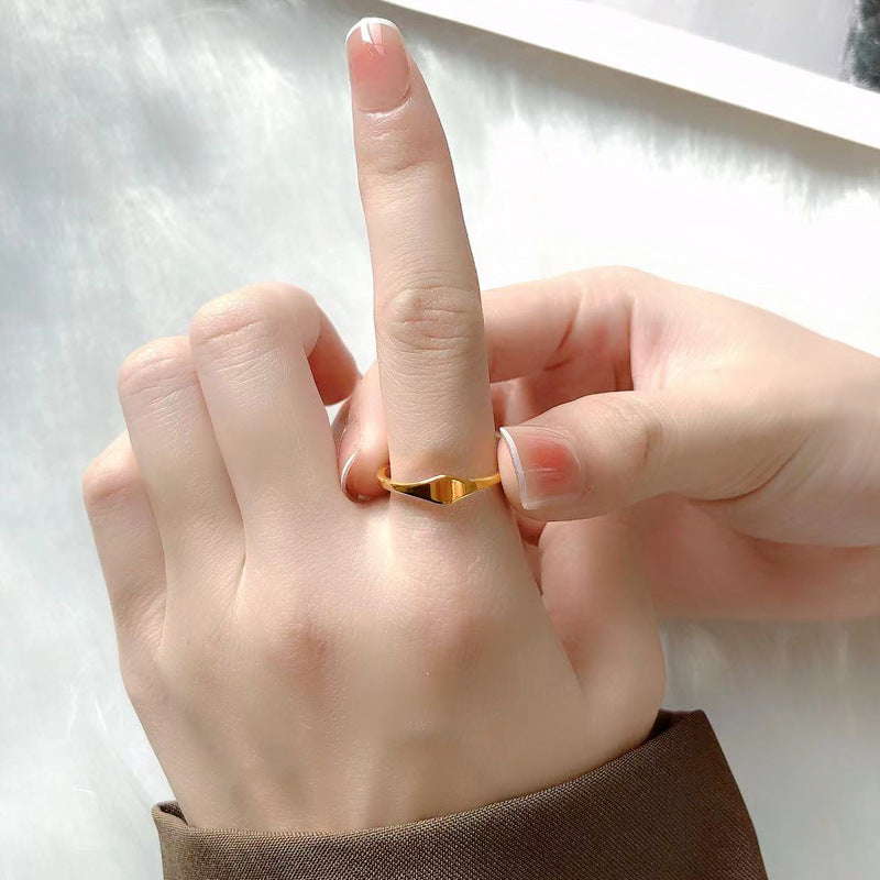 Damen minimalistischem Ring mit geschwungener und polierter Oberfläche Shop Nory
