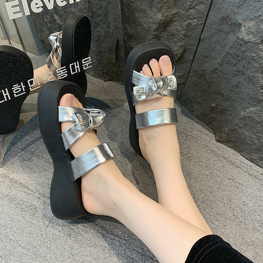 Damen modische Plateausandalen mit dekorativem Schleifendetail Shopnory