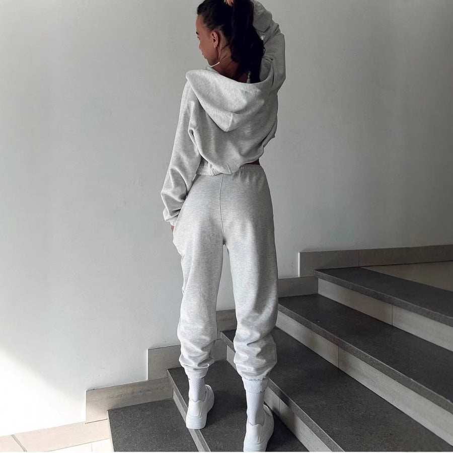 Damen kurzes Reißverschluss-Hoodie mit elastischem Bund und High-Waist Jogginghose aus Baumwollmix Shop Nory