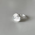 Damen Ring mit einzigartigem Handsymbol und funkelndem Stein Shop Nory
