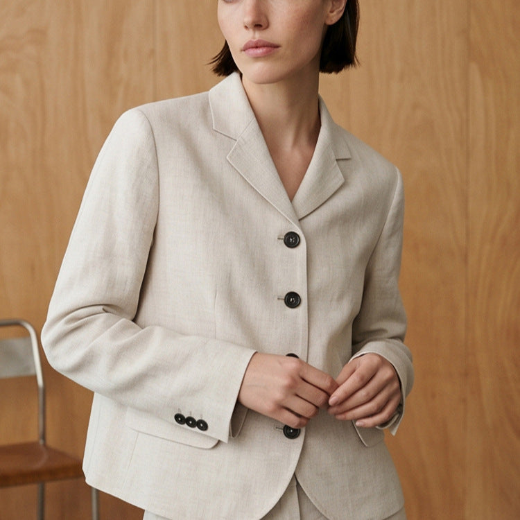 Damen Taillierter Leinenblazer mit Schößchen, Pattentaschen und durchgehender Knopfleiste Shop Nory
