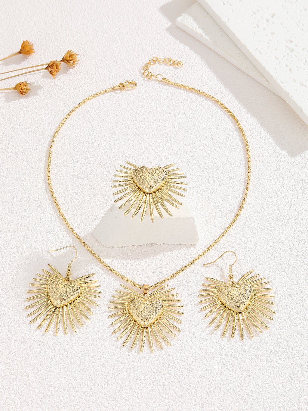 Damen Schmuckset mit herzförmigen Anhängern und strahlendem Design Shop Nory