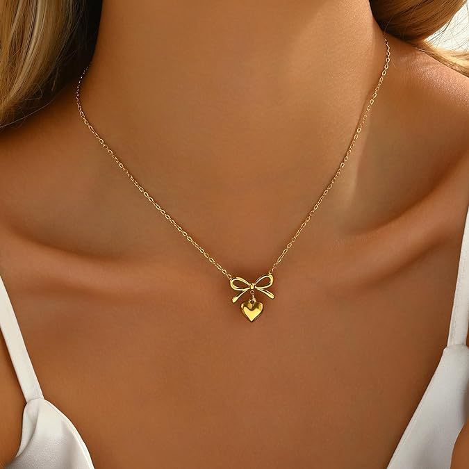 Damen Halskette mit eleganten Schmetterlingsanhänger und feiner Gliederkette Shop Nory