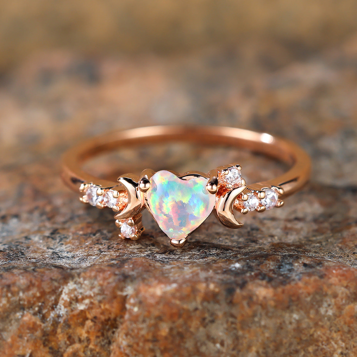 Damen Ring mit filigranem Design und funkelndem Opal und Zirkonia-Elementen Shop Nory