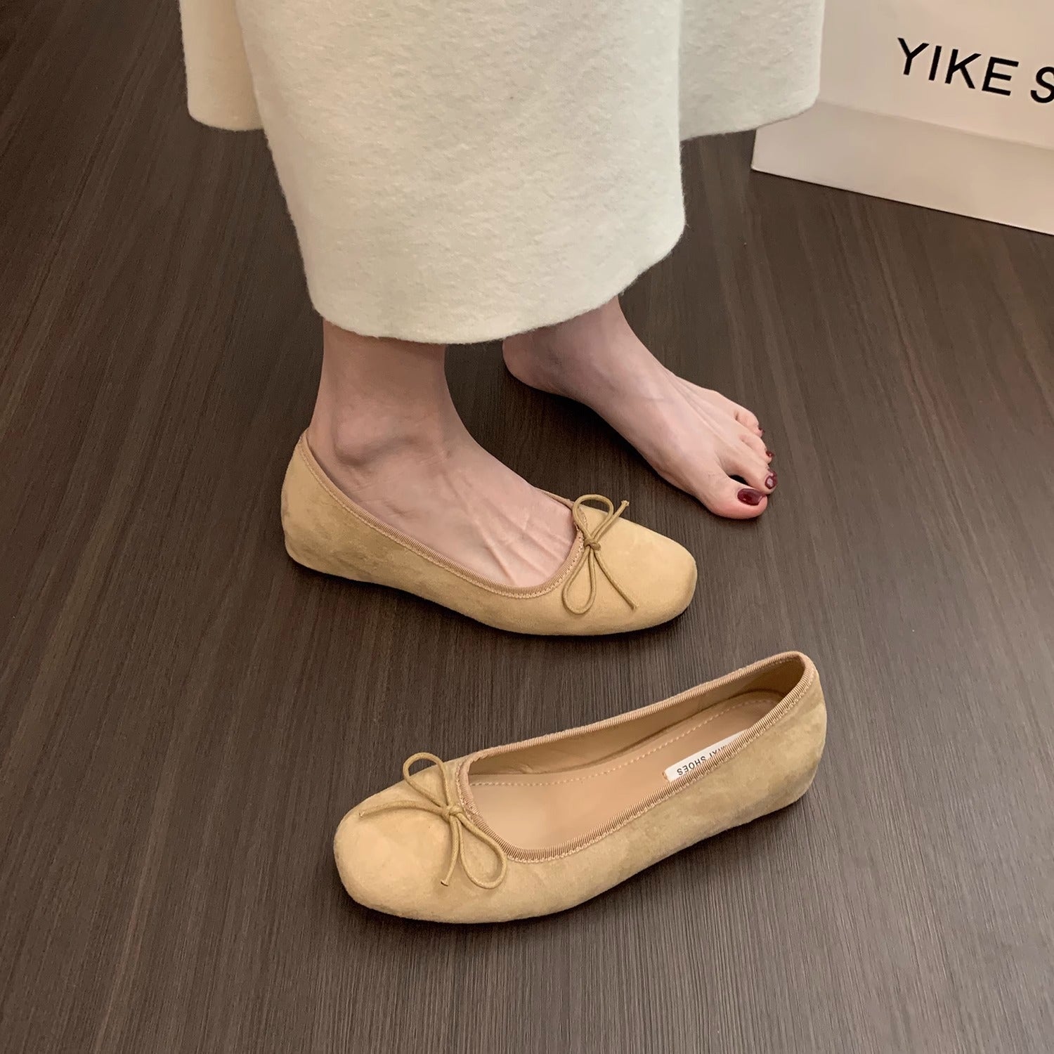 Damen Ballerinas aus hochwertigem Wildleder mit dekorativer Schleife