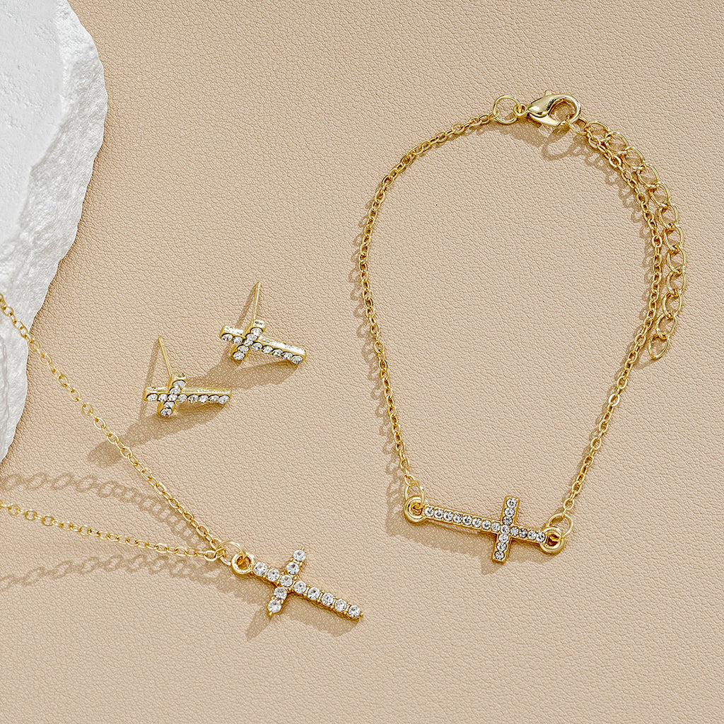 Damen Schmuckset mit funkelnden Kreuzanhängern Shop Nory