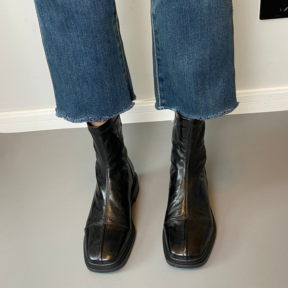 Damen Lederstiefel mit quadratischer Zehenpartie und profilierter Gummisohle Shop Nory