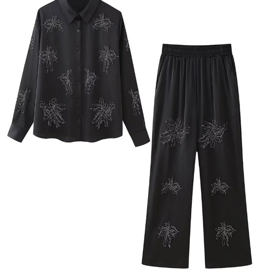 Damen bestickte Seidenoptik-Bluse mit funkelnden Kristallapplikationen und Hemdkragen Shop Nory